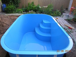 Полипропиленовый бассейн, заглубление в грунт